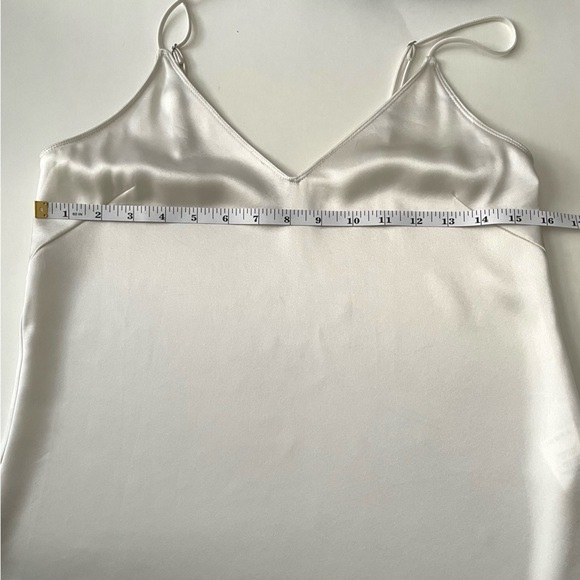 Aritzia Wilfred Boscono VNeck Satin Camisole in Avorio NWT - Picture 10 of 11